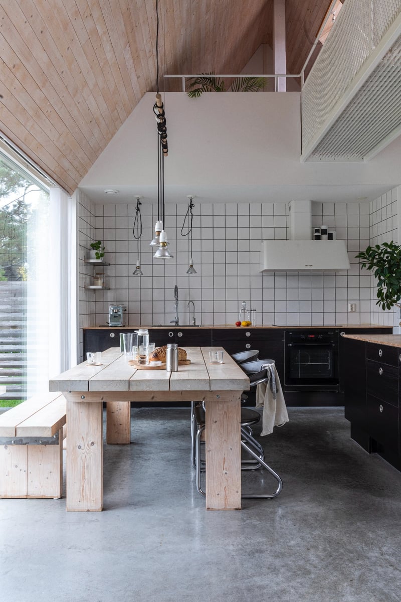 pic 1 (kitchen)